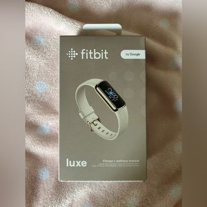 BRAND NEW Fitbit Luxe Fitness + Wellness Tracker